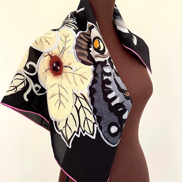 New Gucci Scarf Logo Kris Knight Butterfly Flora Black Silk Scarf - Picture 4 of 13